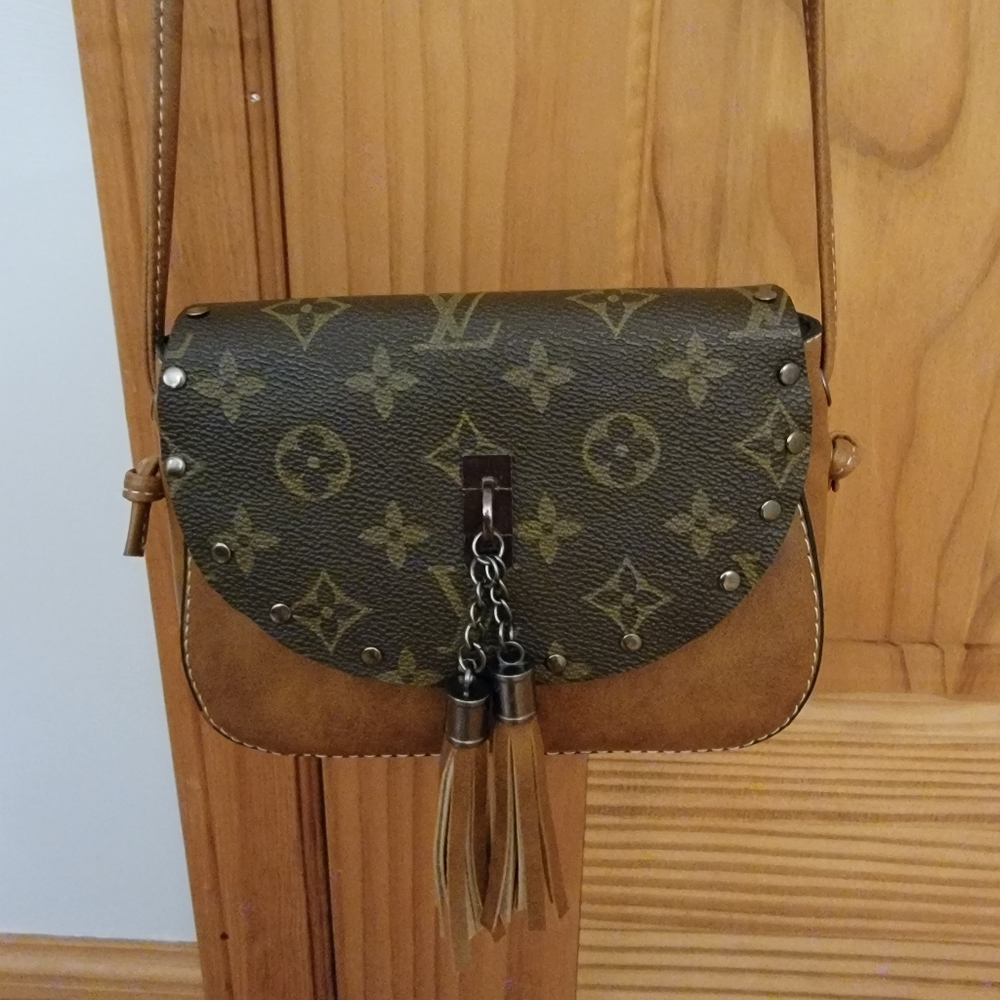 Mini crossbody